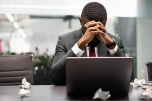 Conexion Entre El Burnout Laboral Y El Expediente De Empleado